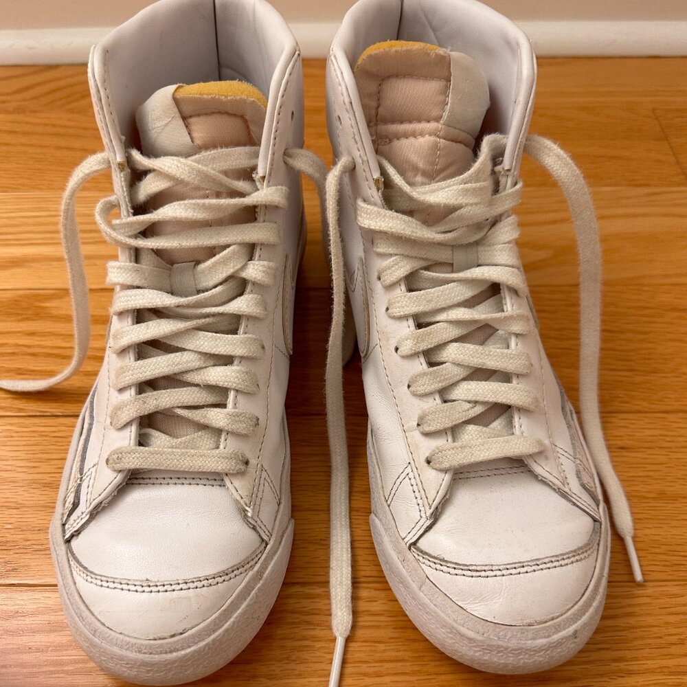 Nike Women's Blazer Mid '77 Vintage Shoe